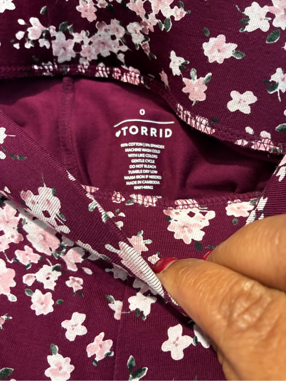 Torrid Plus Size Women’s Floral Stretch Leggings in Burgundy and Light Pink - Picture 3 of 3